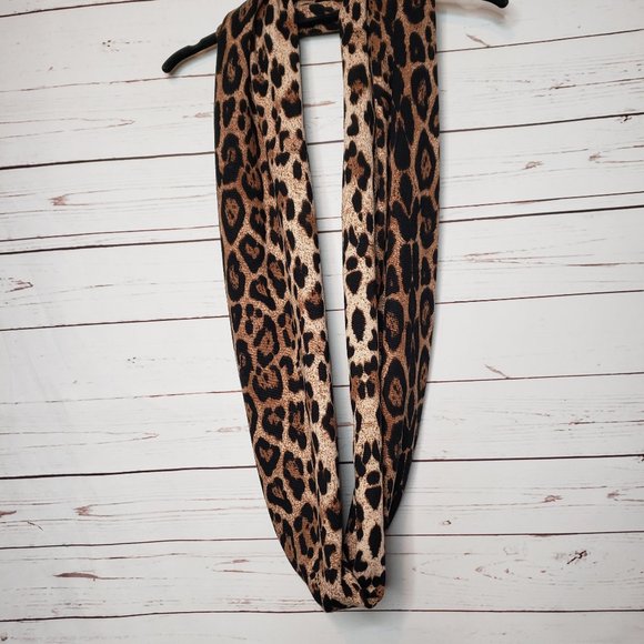 Veond Leopard Print Infinity Scarf - Picture 2 of 7